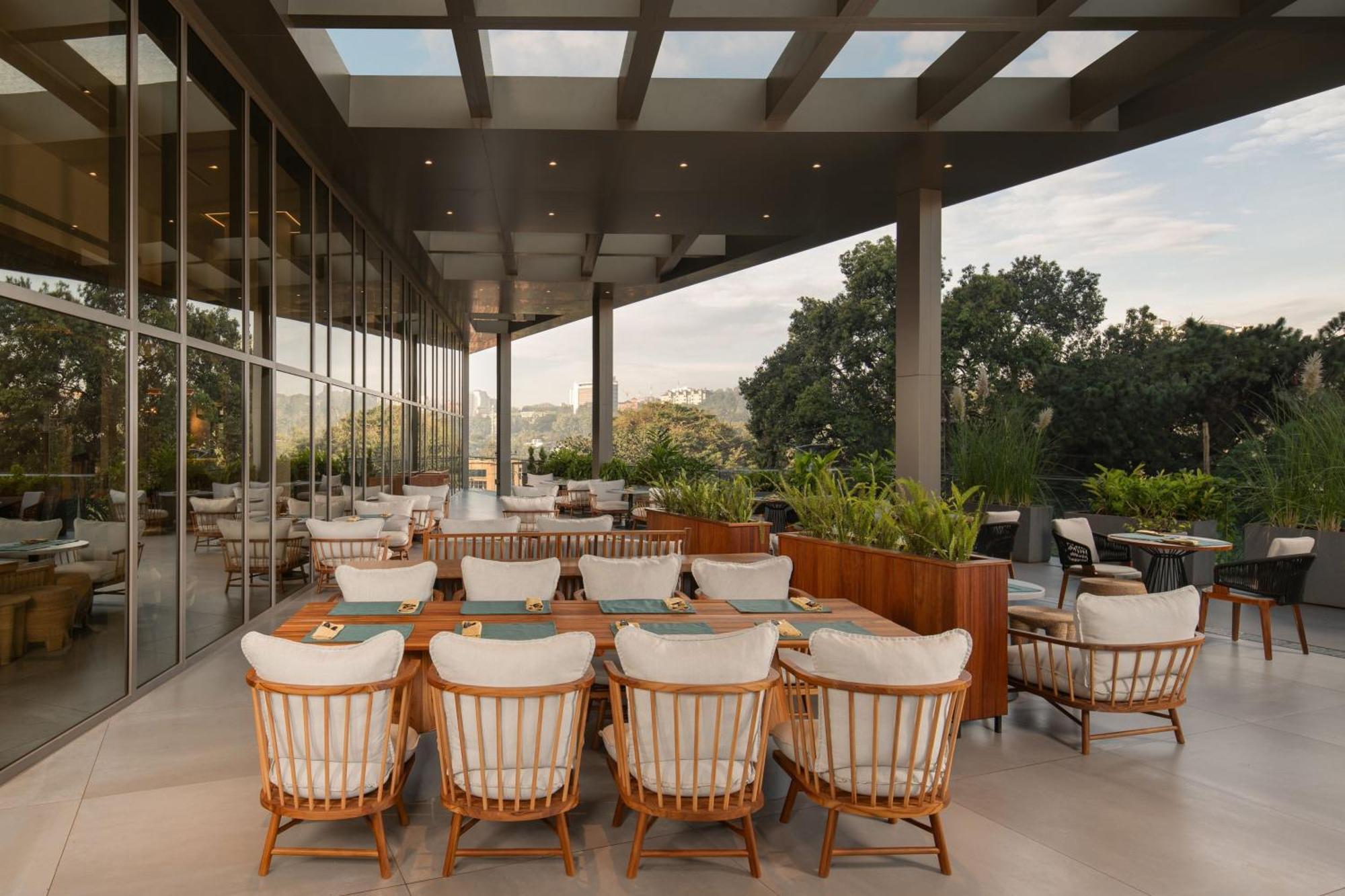 Four Points By Sheraton Kampala Exterior foto
